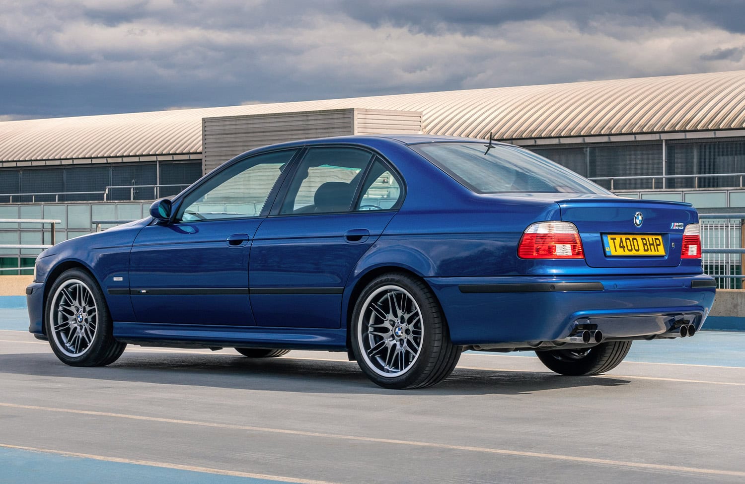bmw-m5e39-2